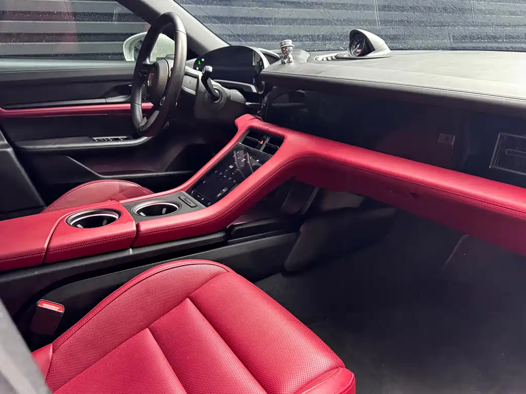 Porsche Taycan — миниатюра 16