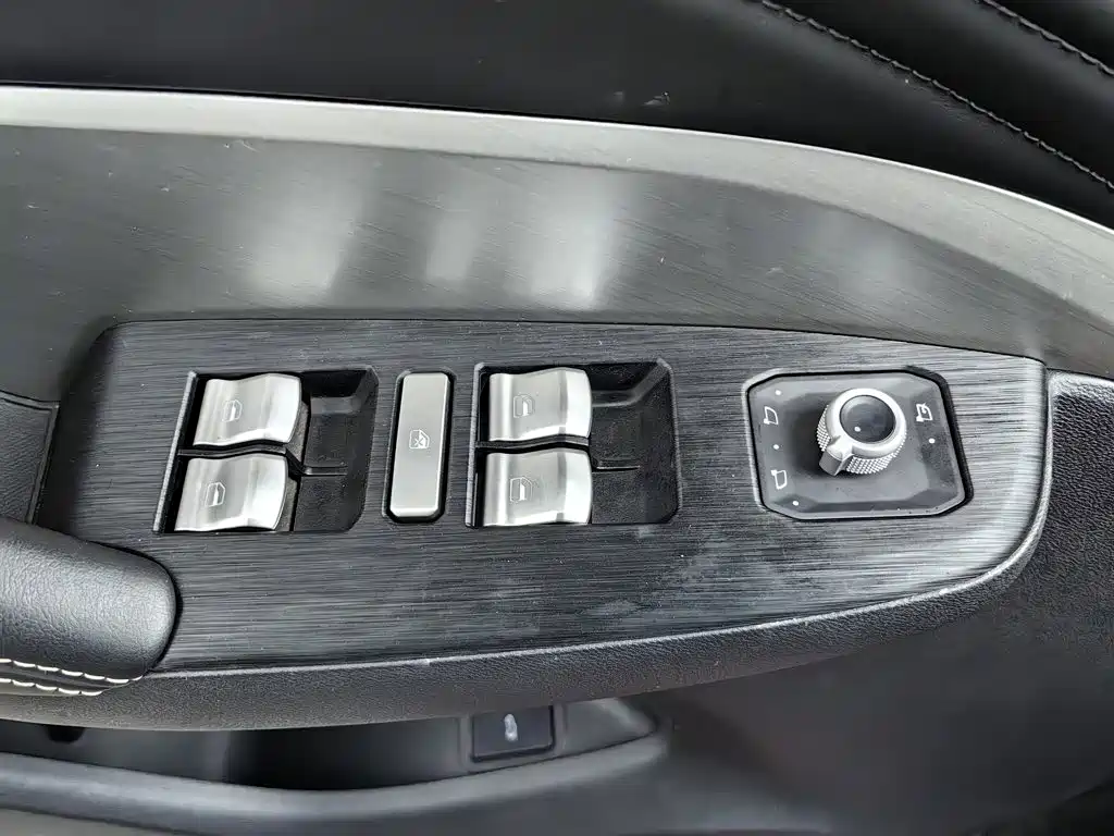 Wey Wey VV6 — миниатюра 9