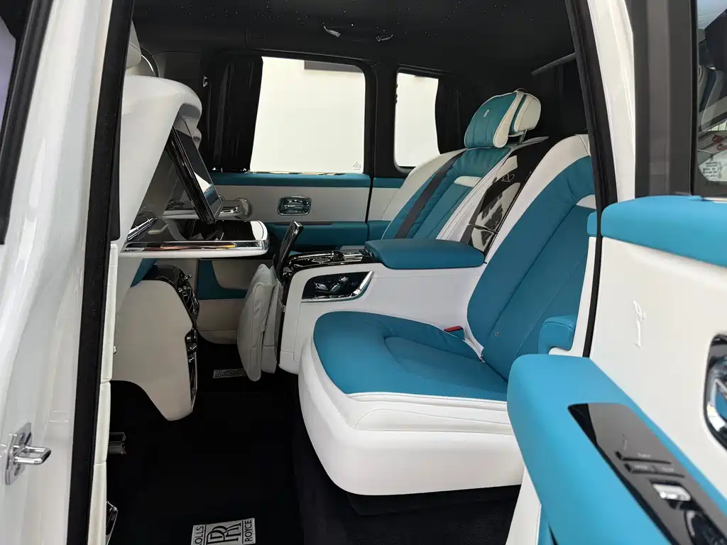Rolls-Royce Cullinan 2024 Black Badge