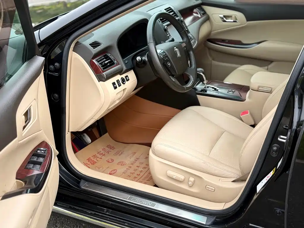 Toyota Crown 2011 2.5L Royal