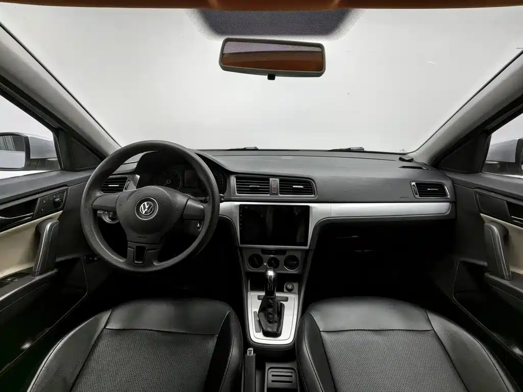 Volkswagen Lavida — миниатюра 5