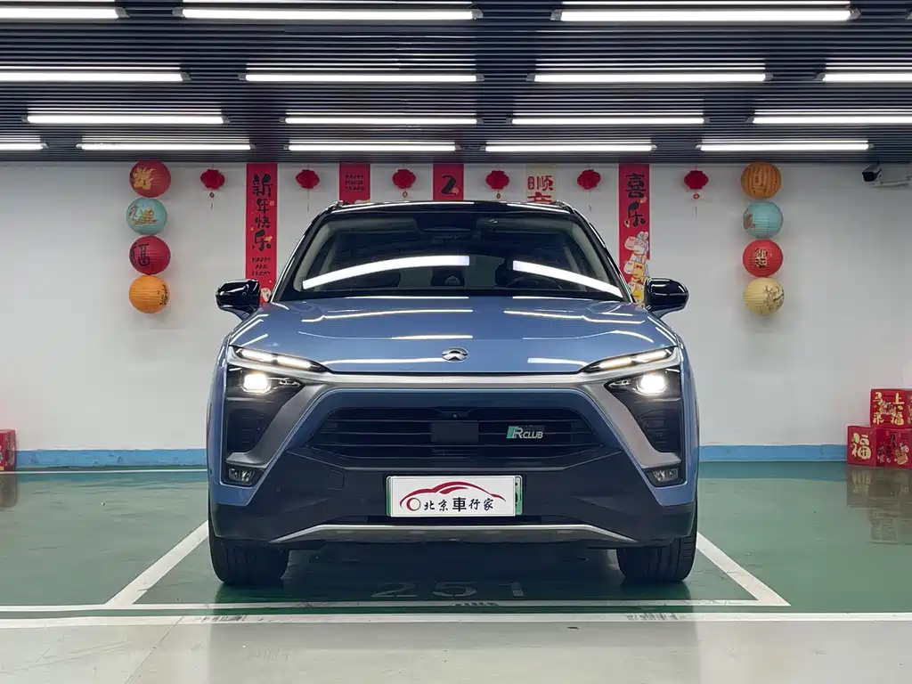NIO ES8 2018 355KM мест