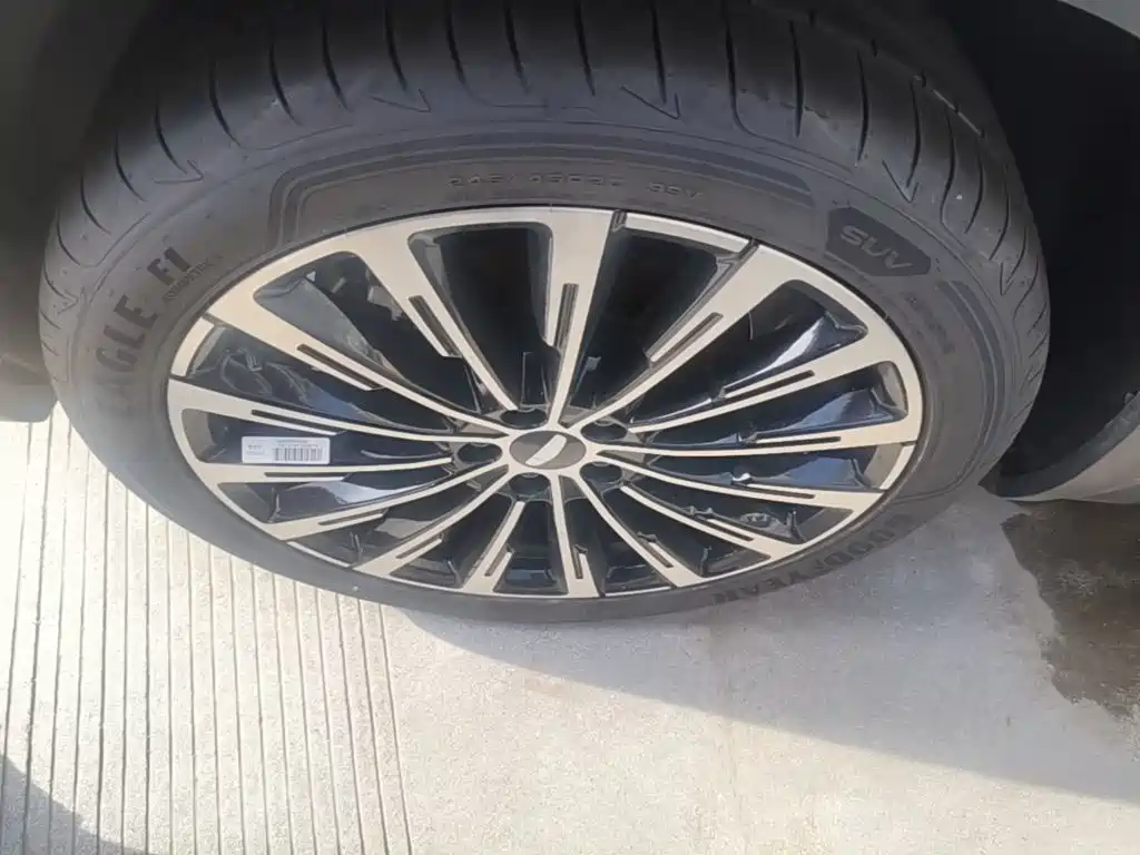 Geely Xingyue L — миниатюра 23