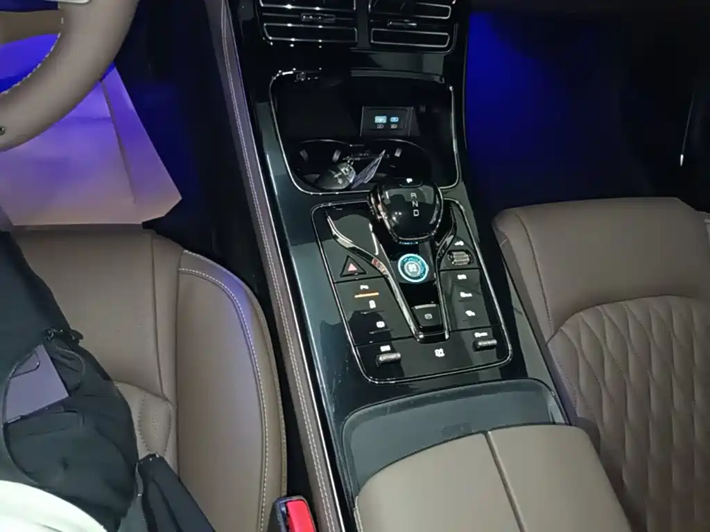 BYD Han — миниатюра 14