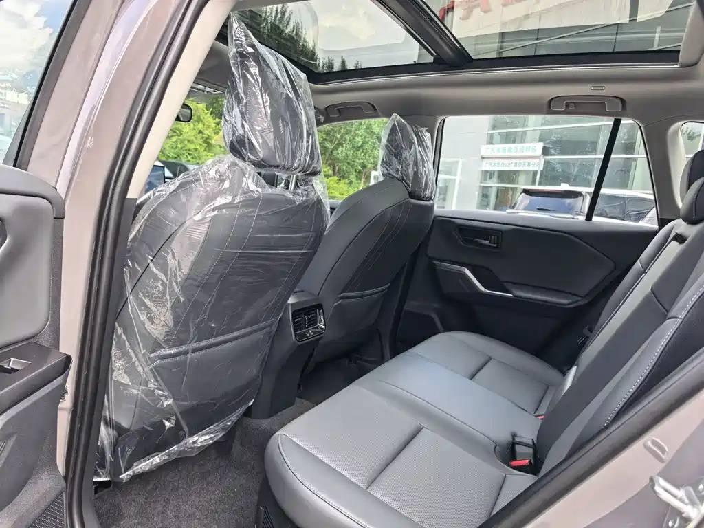 Toyota RAV4 2026 2.0L Luxury