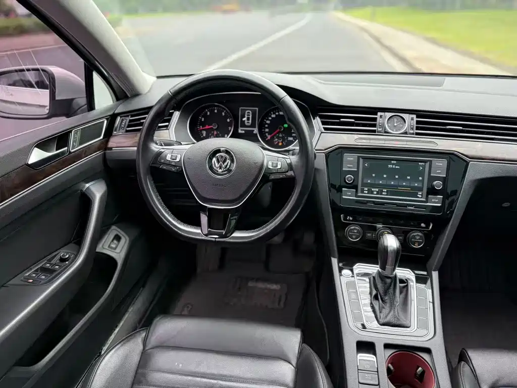 Volkswagen Magotan 2018 330TSI DSG Luxury