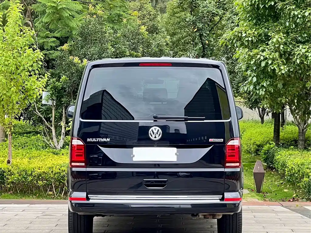 Volkswagen Multivan — миниатюра 6