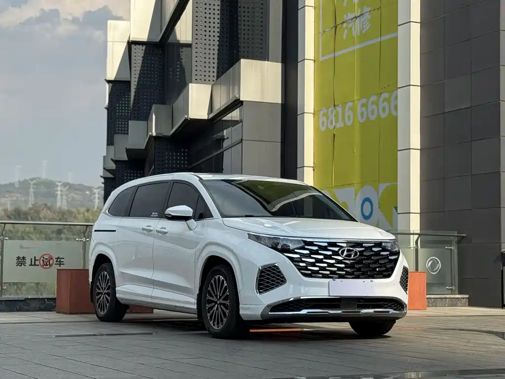 Hyundai Custo 2024 270TGDi LUX Luxury