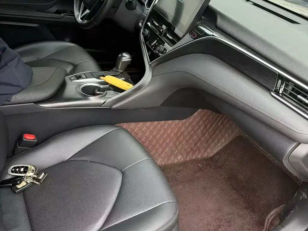 Toyota Camry — миниатюра 4