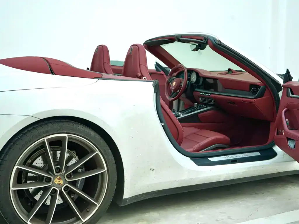 Porsche 911 2023 Carrera Cabriolet 3.0T