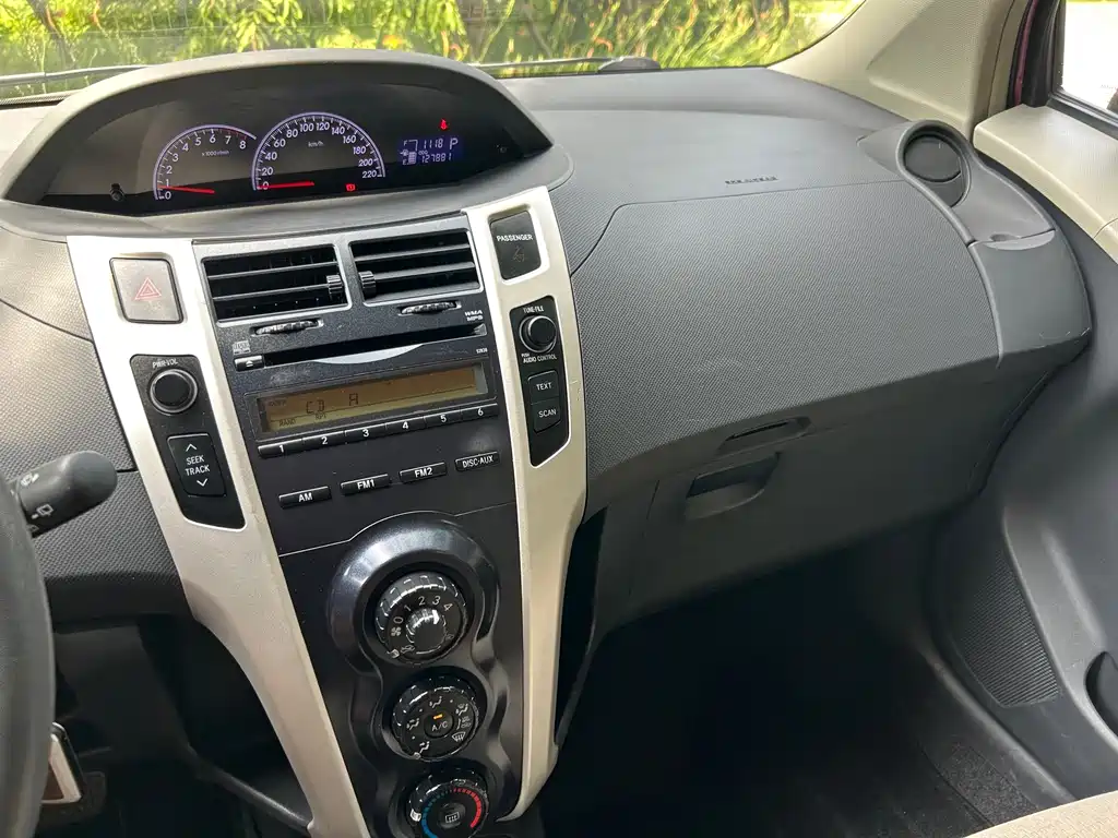 Toyota Yaris — миниатюра 14