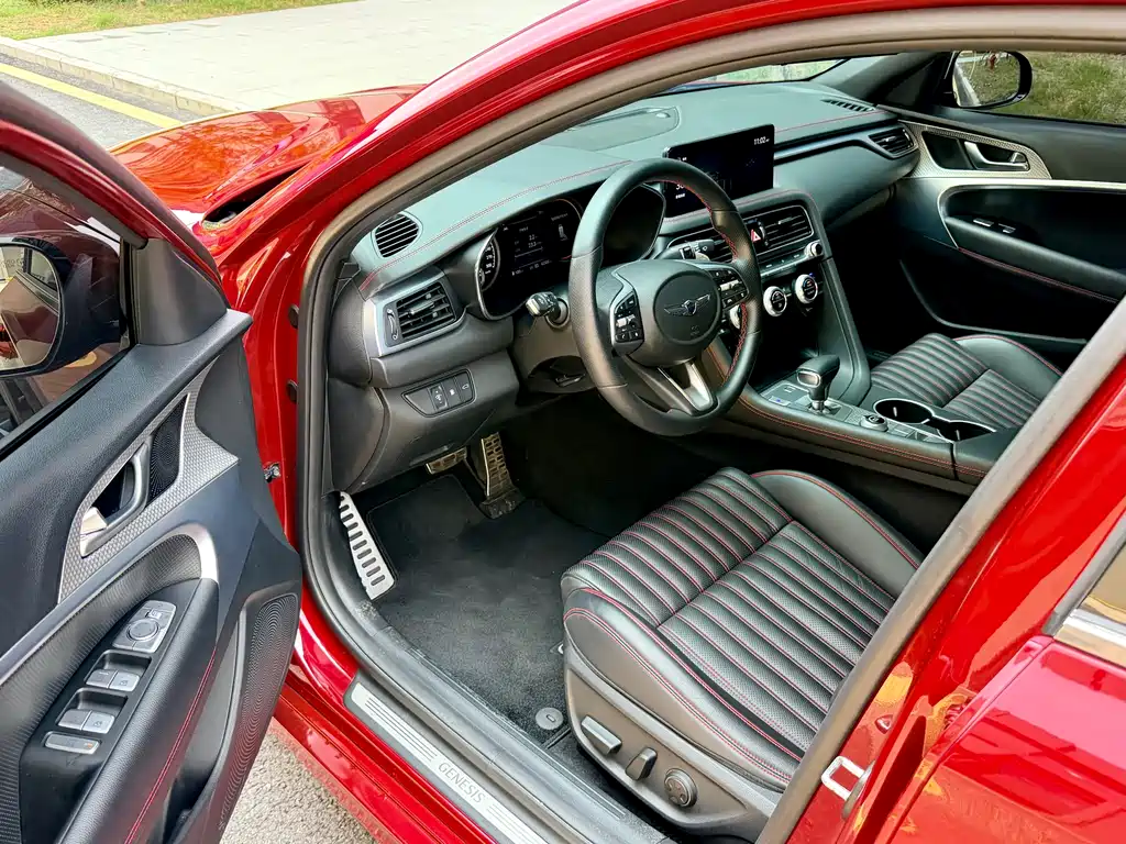 Genesis G70 2023 2.0T Luxury