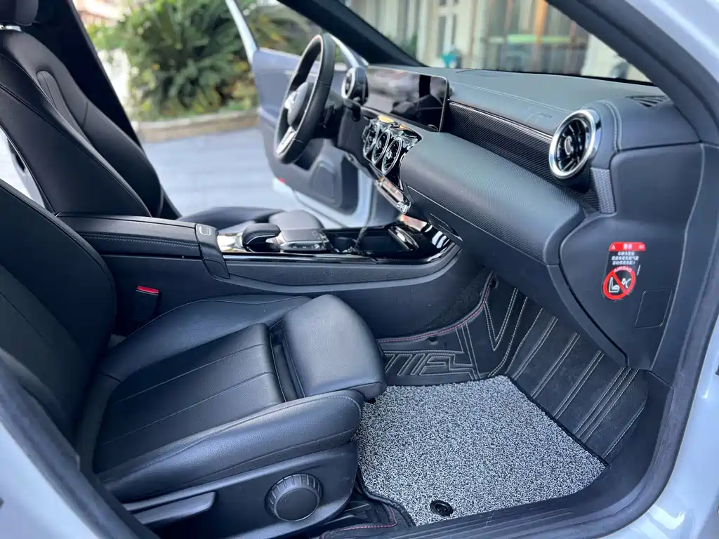 Mercedes-Benz A-Class — миниатюра 6