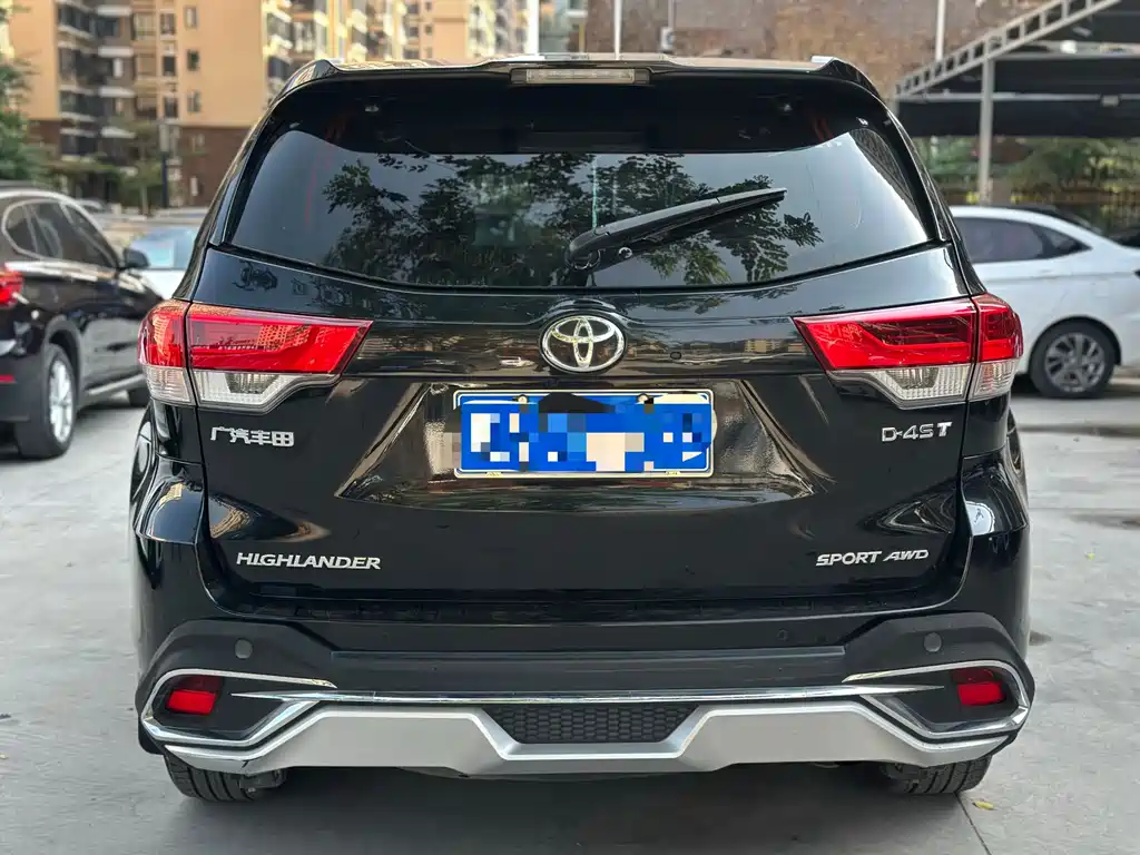 TOYOTA HIGHLANDER