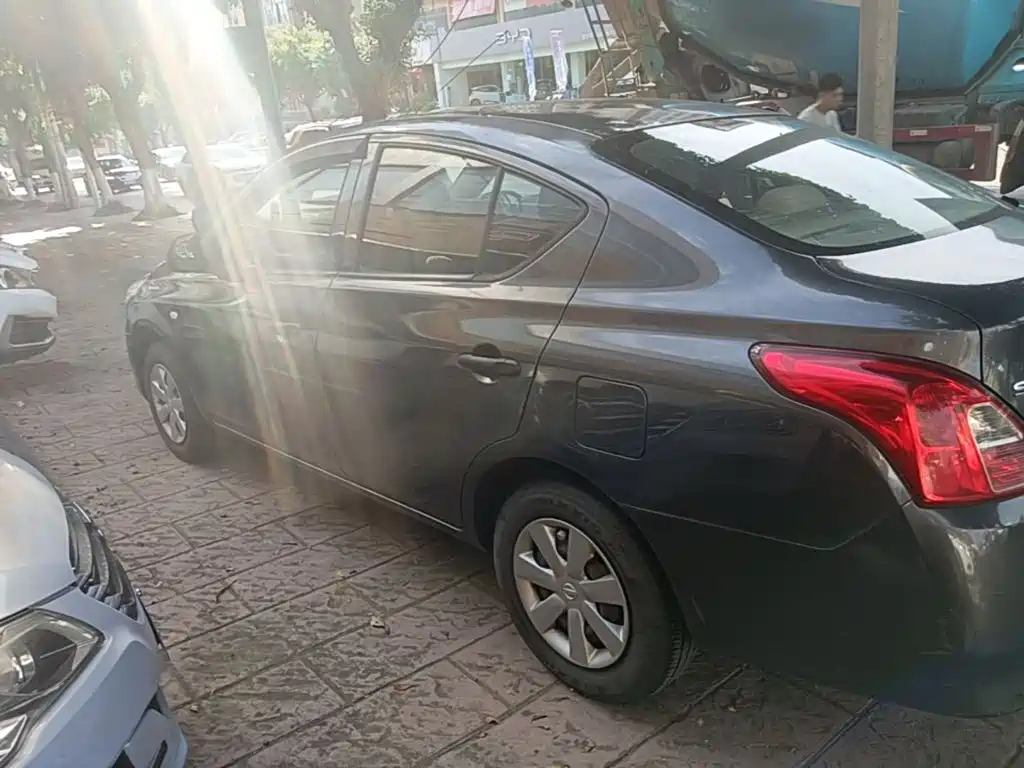 Nissan Sunny — миниатюра 5