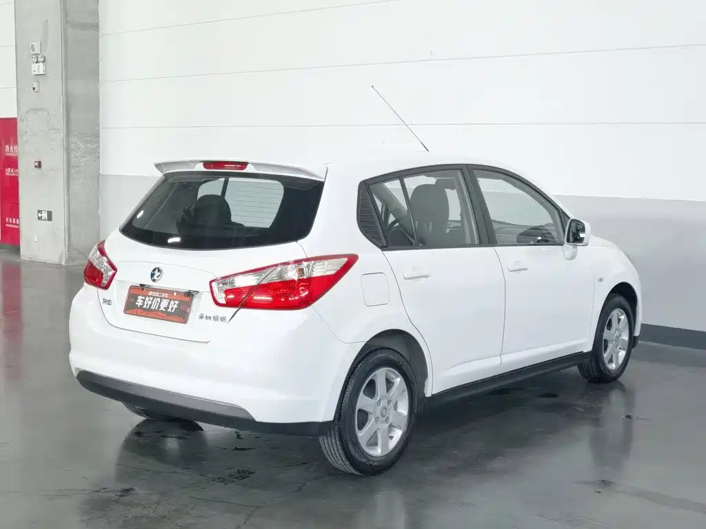 Venucia R50 — миниатюра 2
