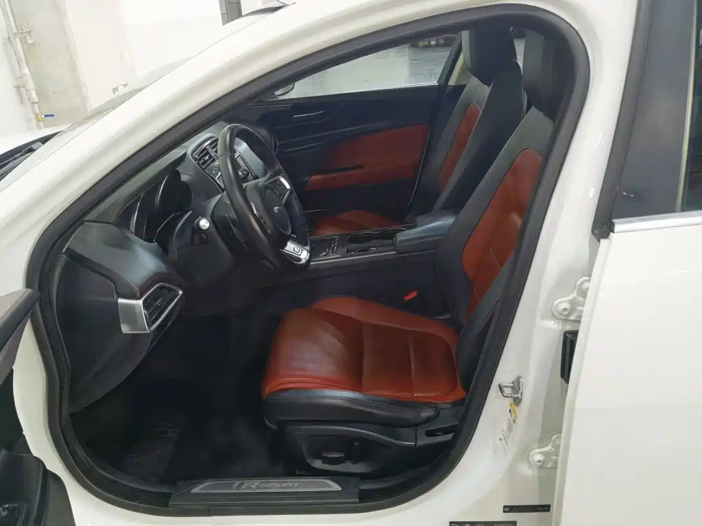 Jaguar XE — миниатюра 10