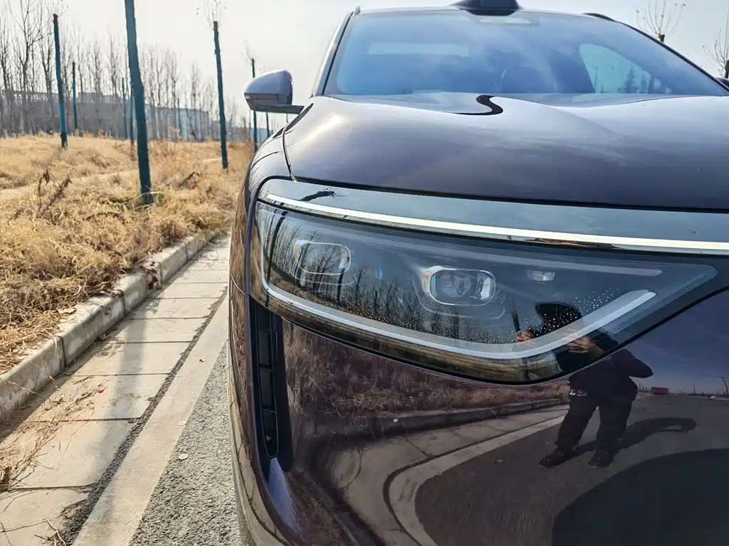 AITO ASK THE WORLD M8