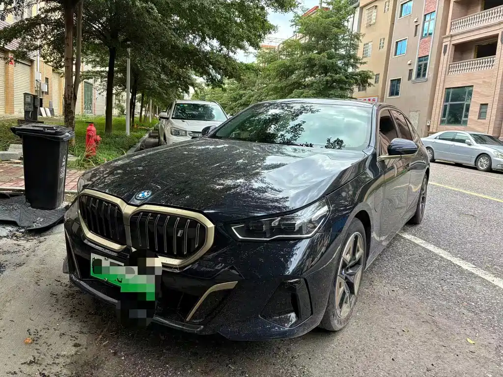 BMW i5 2025