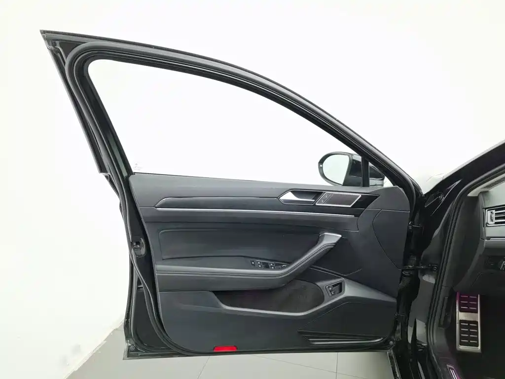 Volkswagen Magotan PHEV — миниатюра 8