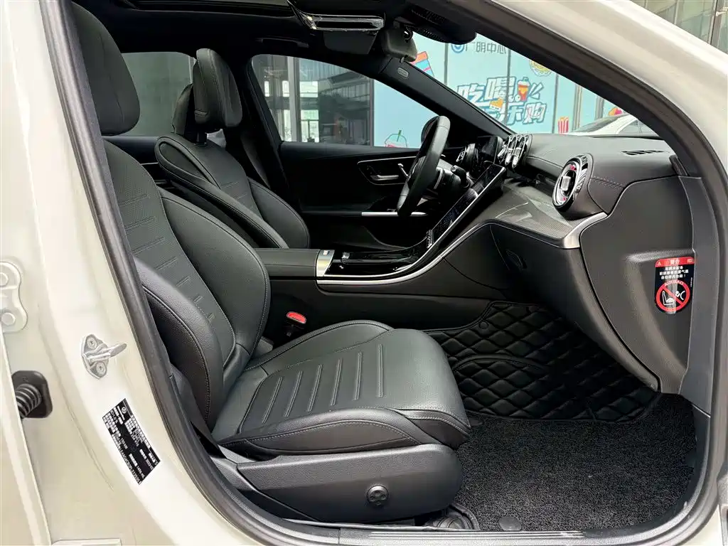 Mercedes-Benz C-Class — миниатюра 20