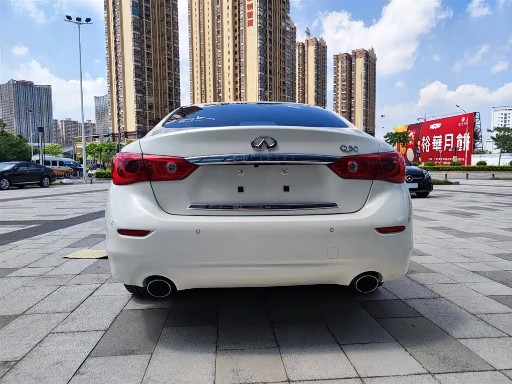 Infiniti Q50L 2016 2.0T Enjoy
