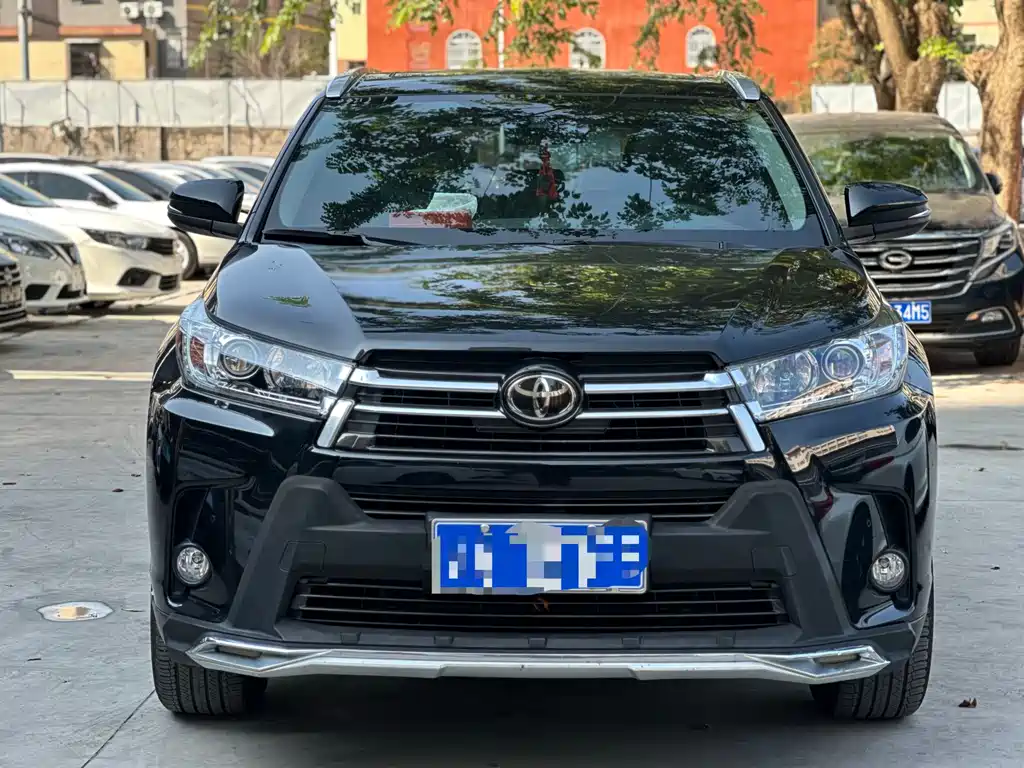 TOYOTA HIGHLANDER