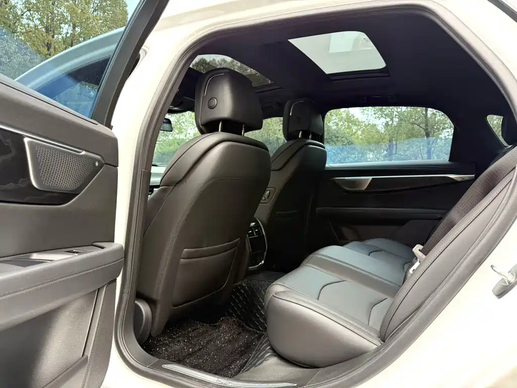 Cadillac CT6 — миниатюра 5