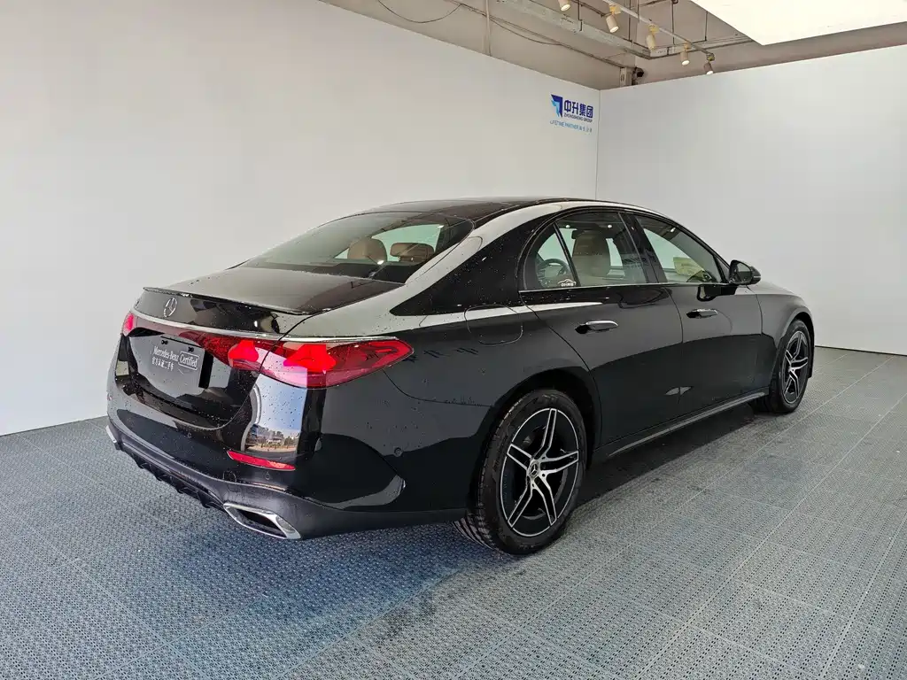 Mercedes-Benz E-Class (Import) — миниатюра 6