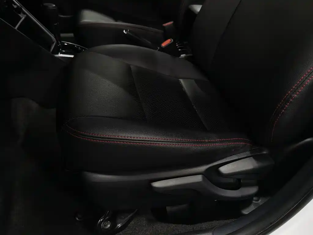 Toyota Yaris L — миниатюра 20