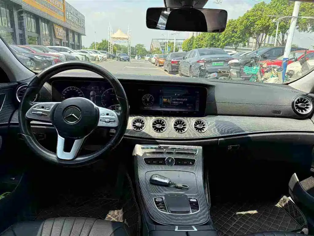 Mercedes-Benz CLS — миниатюра 4