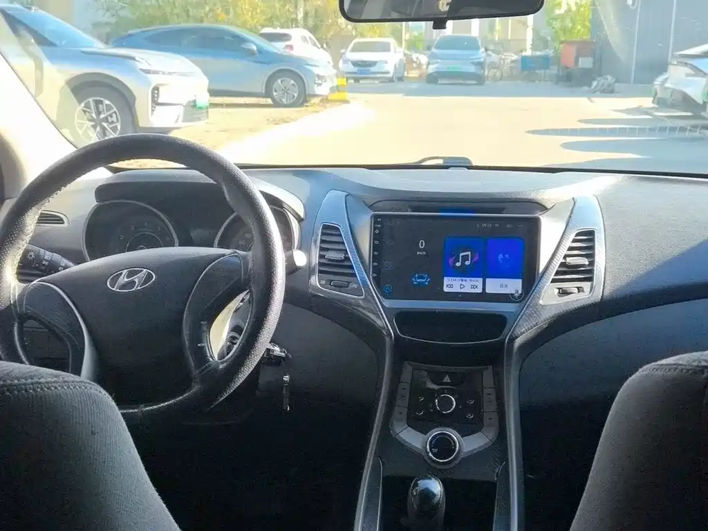 Hyundai Elantra Langdong — миниатюра 9