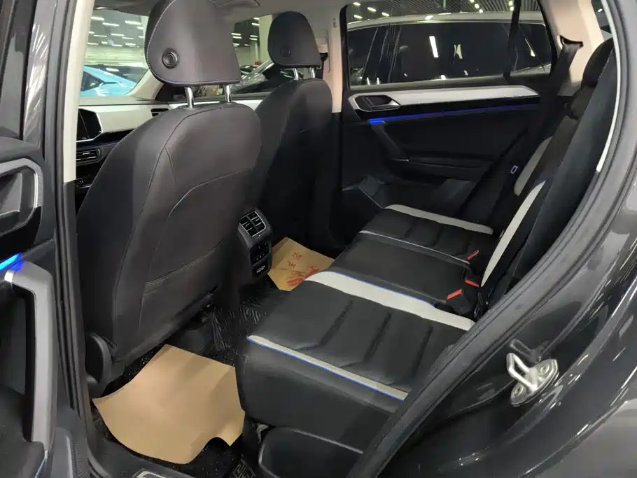 Volkswagen 探岳 GTE — миниатюра 11