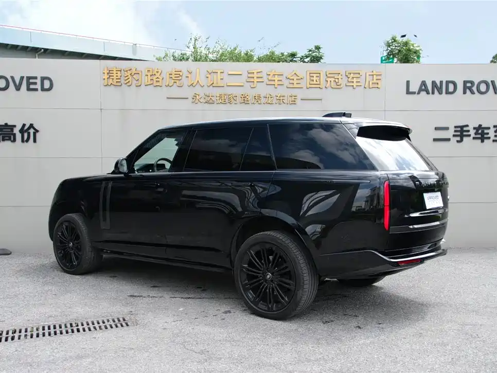 Land Rover Range Rover 2024 3.0 L6 400PS Long Wheelbase