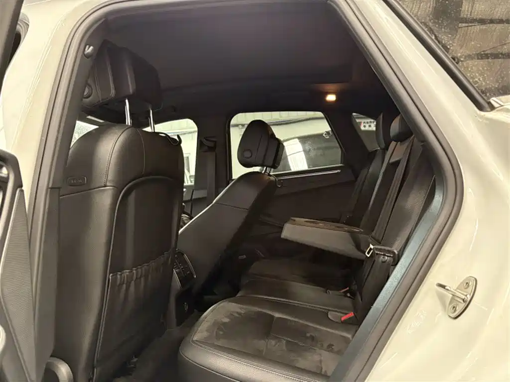 Porsche Macan — миниатюра 6