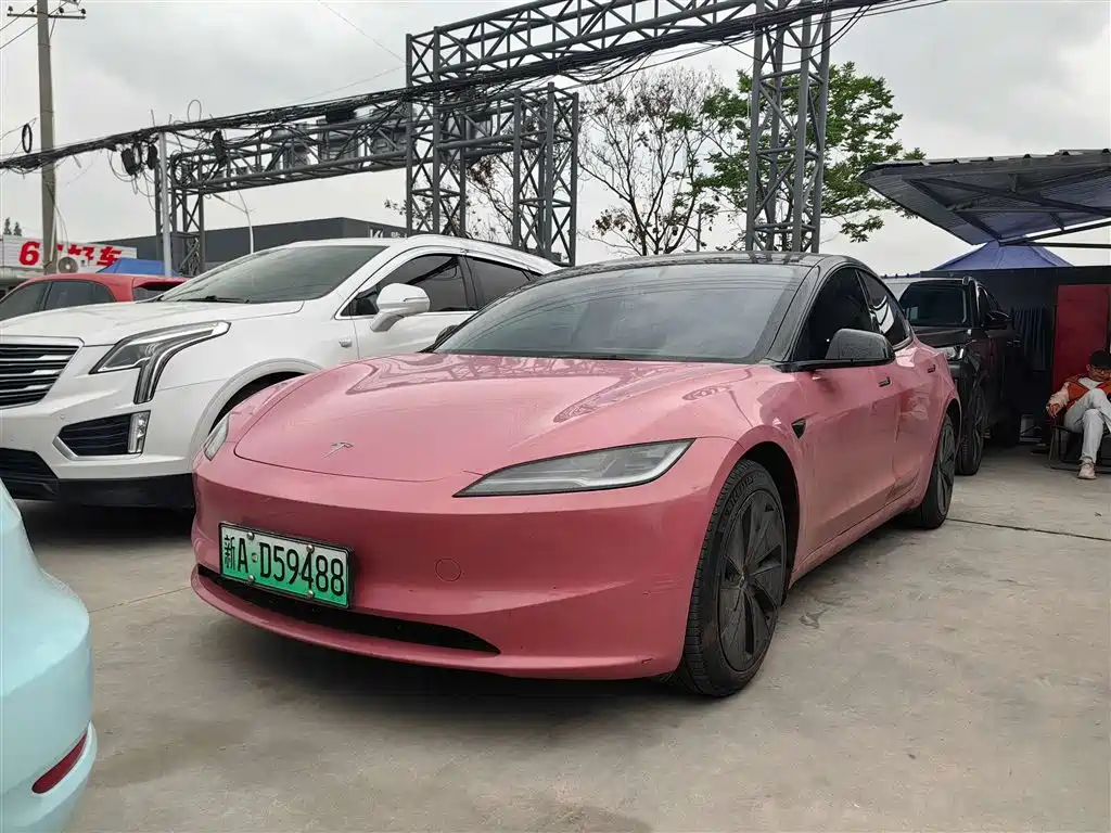 Tesla Model 3 2024