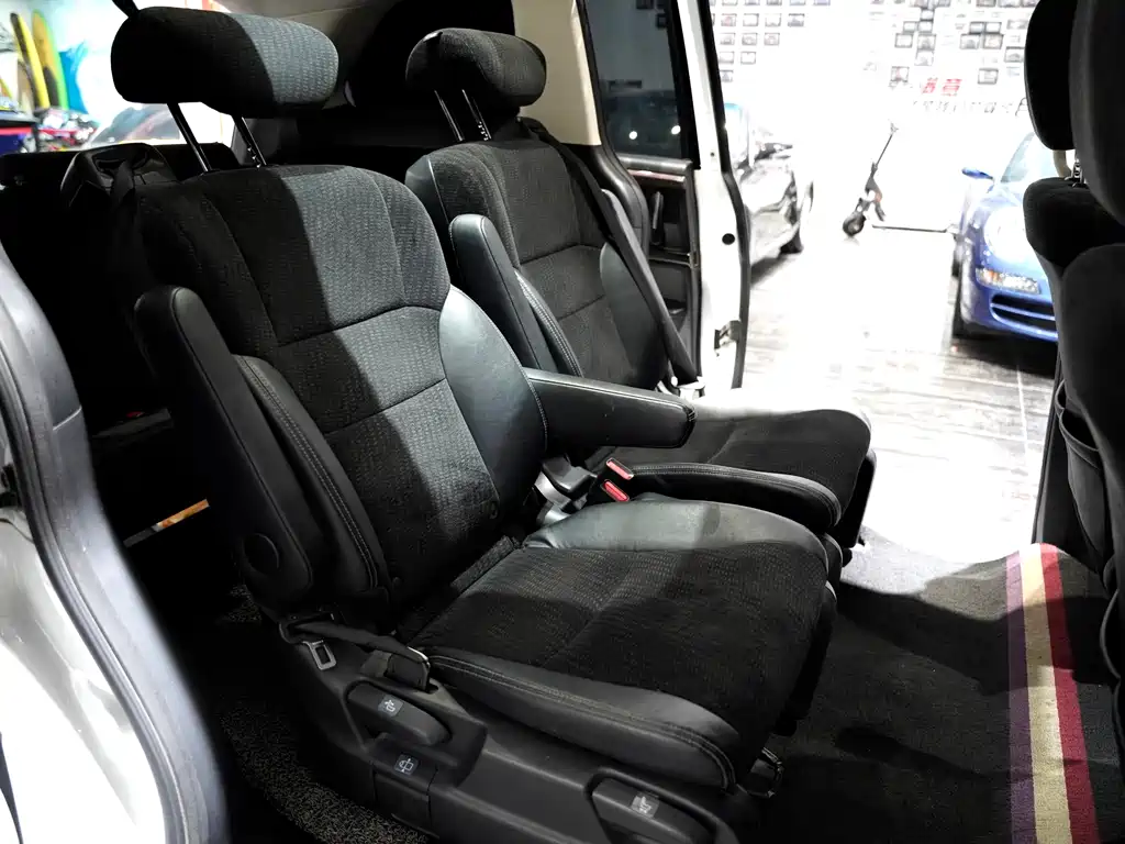 Honda Elysion 2016 2.4L