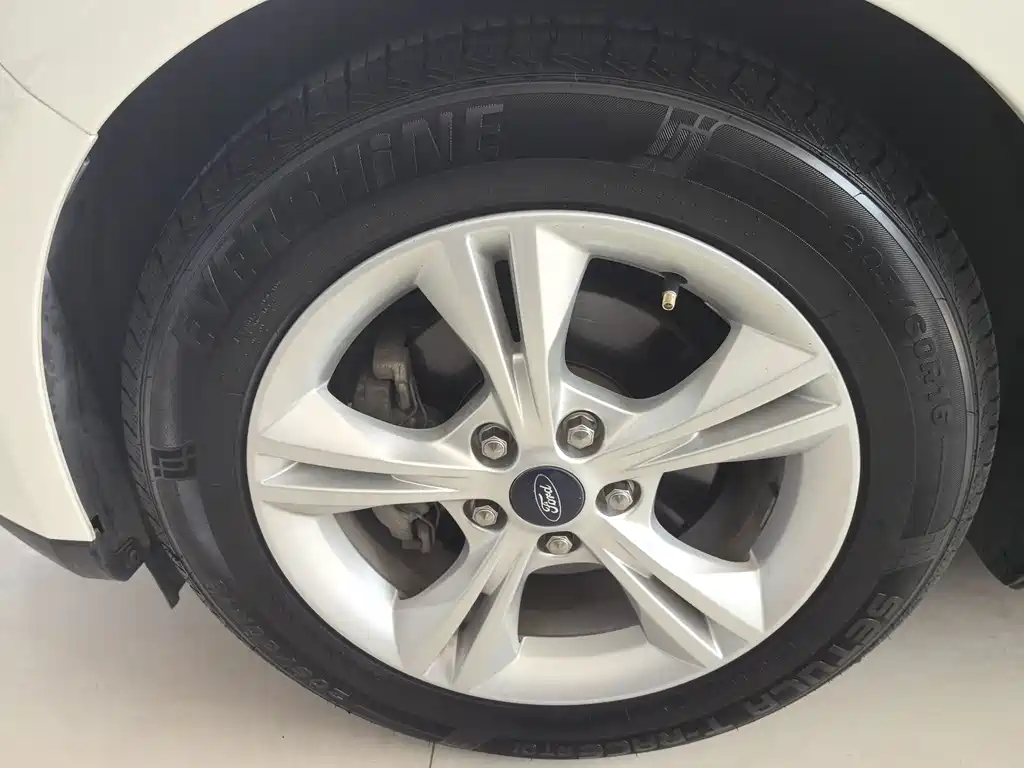 Ford Focus — миниатюра 11