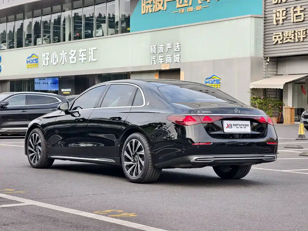 Mercedes-Benz E-Class — миниатюра 4