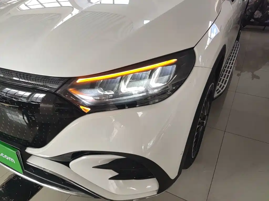 Mercedes-Benz EQE SUV — миниатюра 24