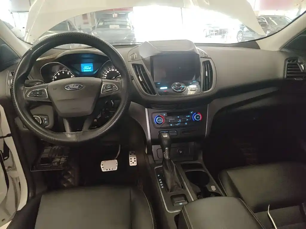 Ford Kuga — миниатюра 10