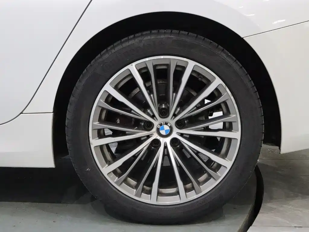 BMW 3 Series — миниатюра 21