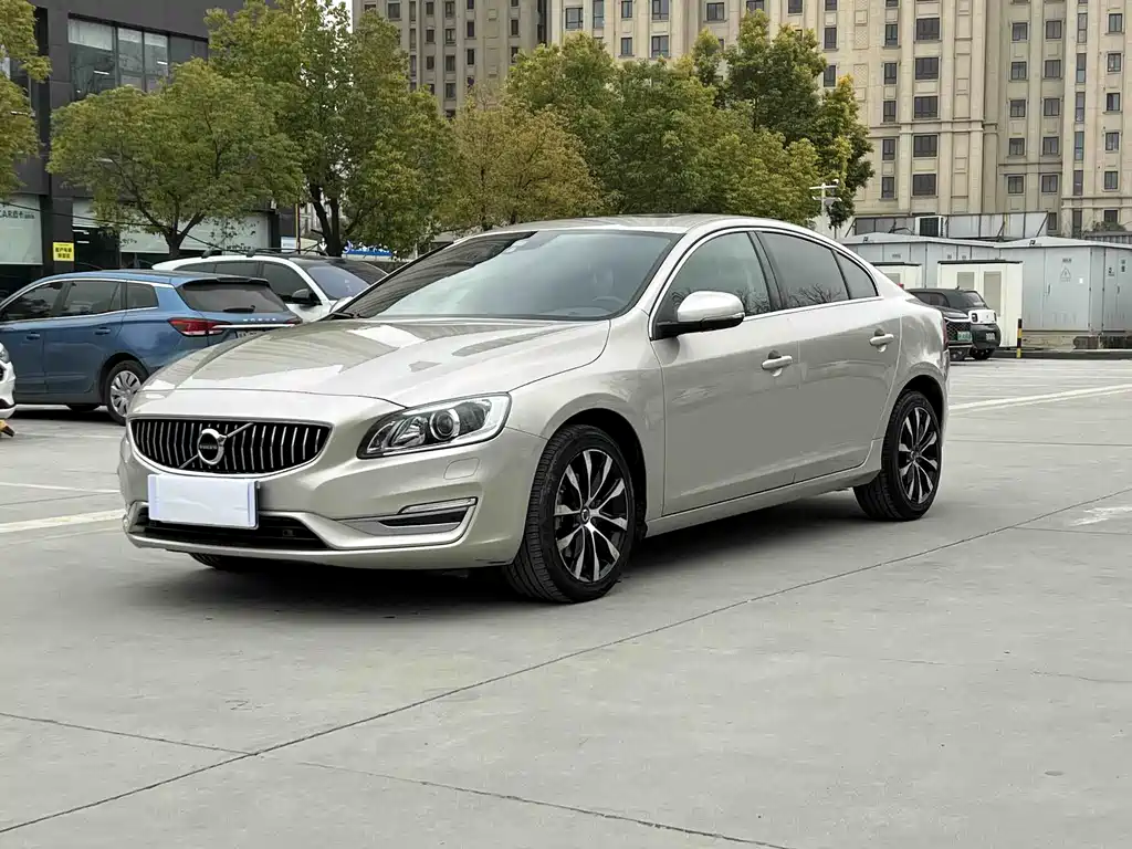 VOLVO S60