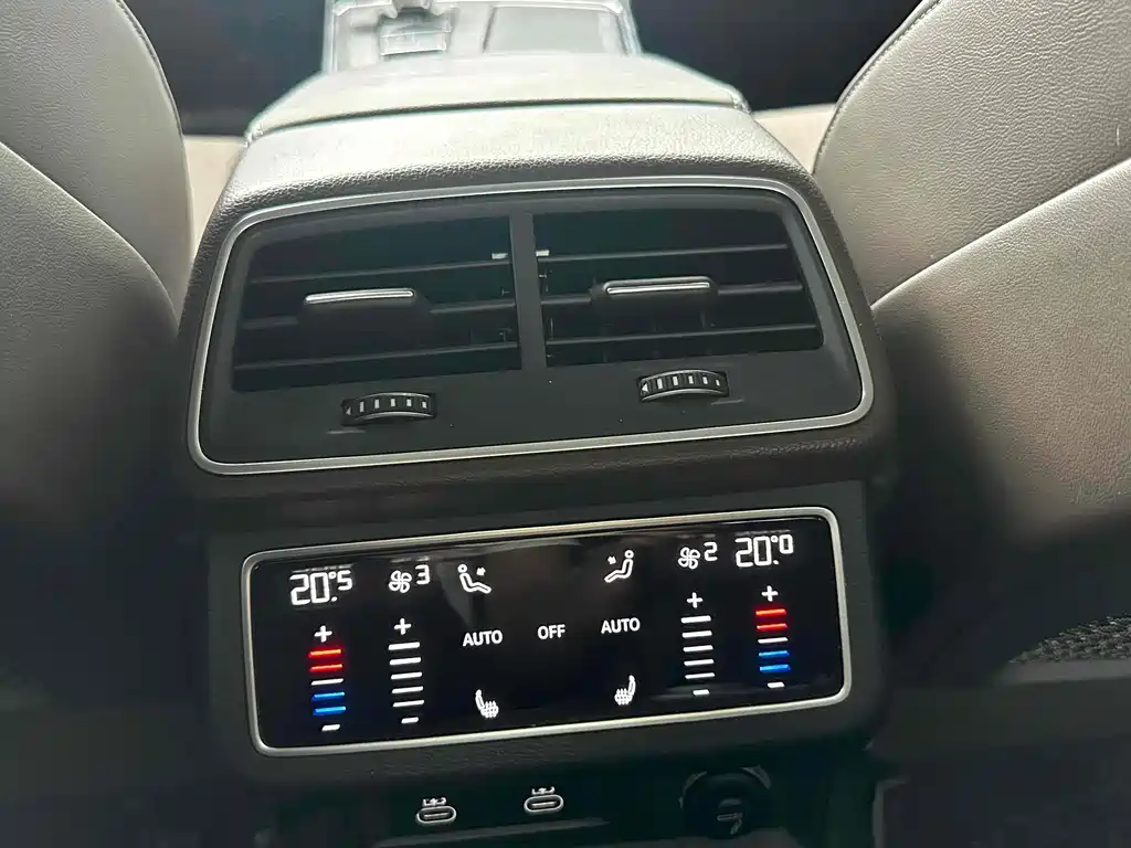 Audi A7L — миниатюра 9