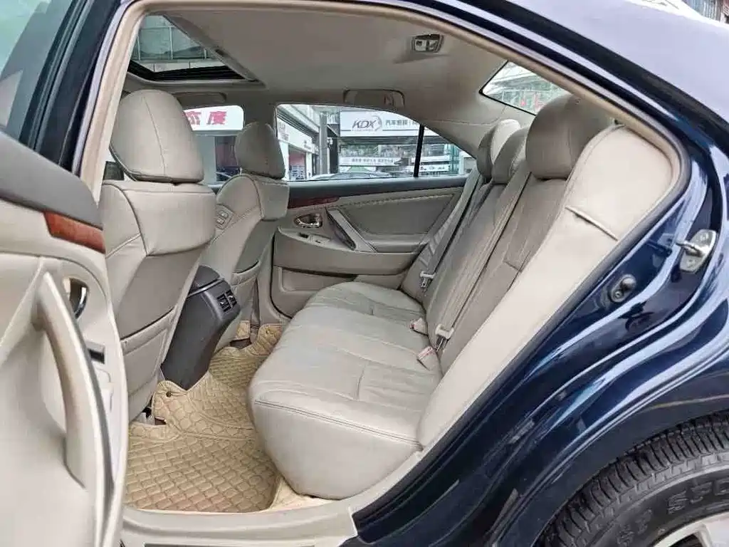 Toyota Camry — миниатюра 15