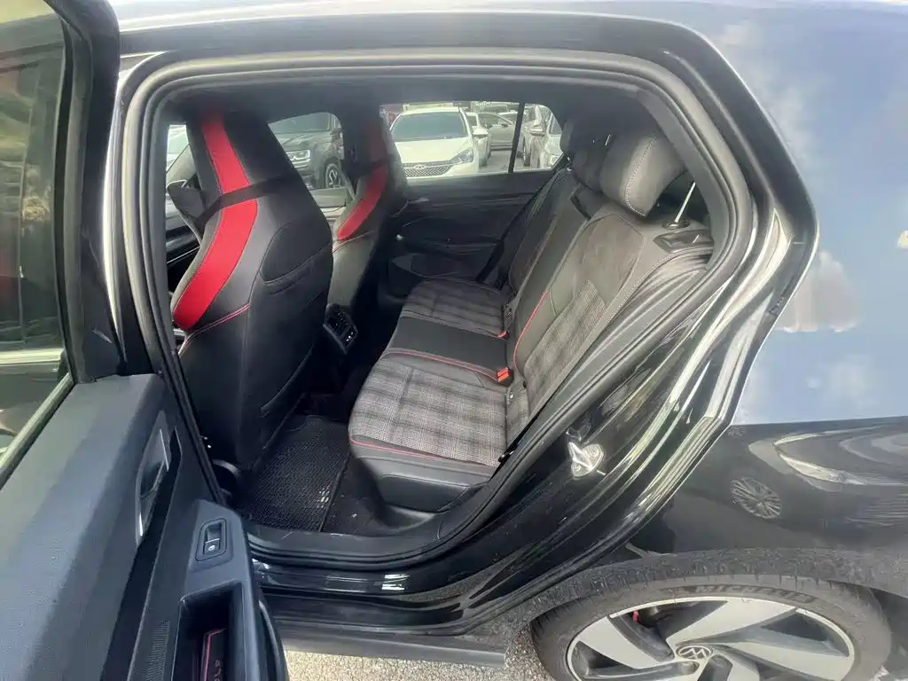 Volkswagen Golf GTI — миниатюра 6
