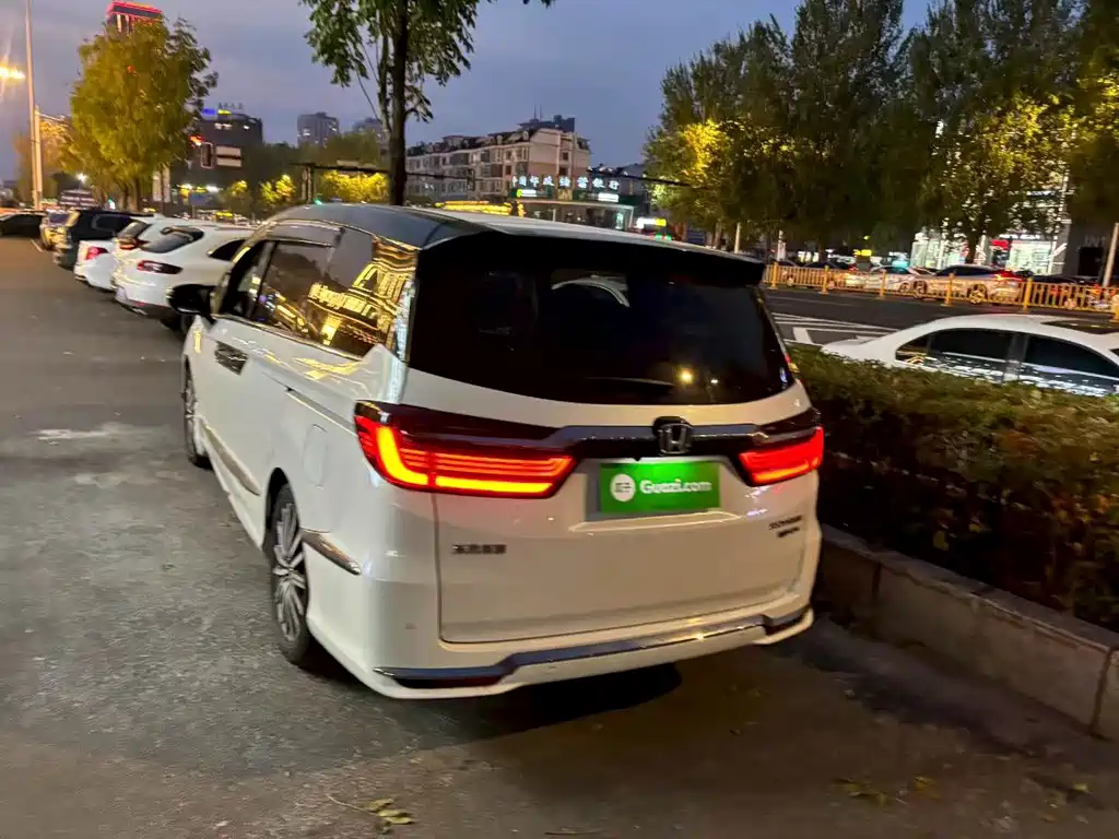 Honda Elysion — миниатюра 6