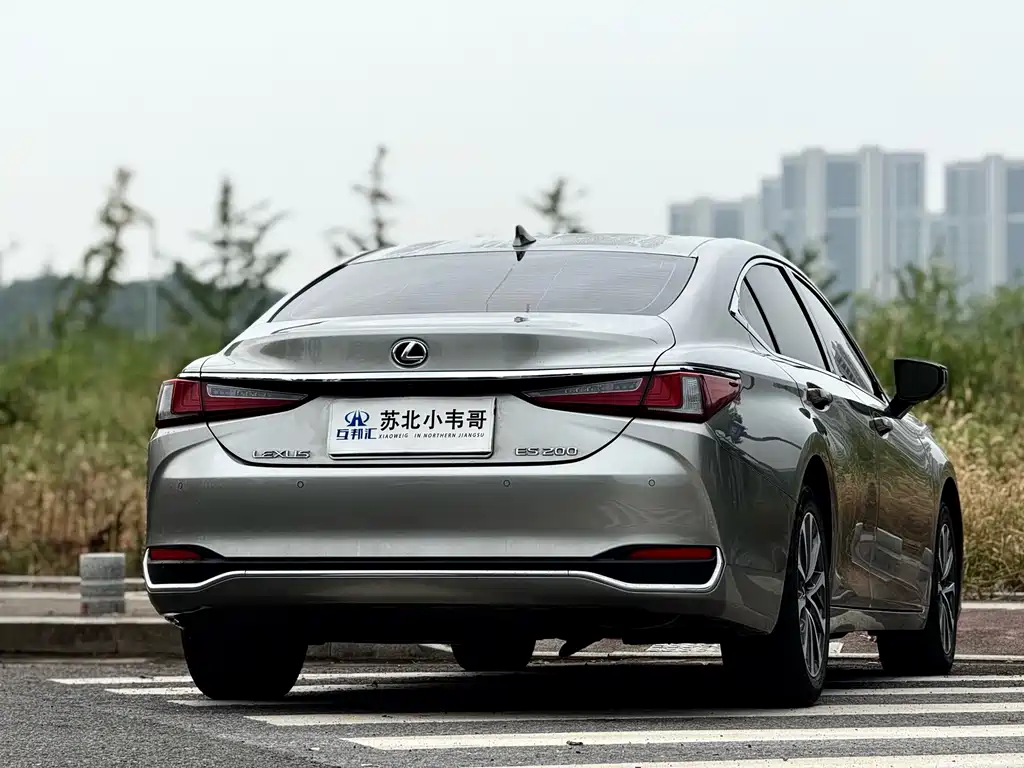 Lexus ES — миниатюра 4