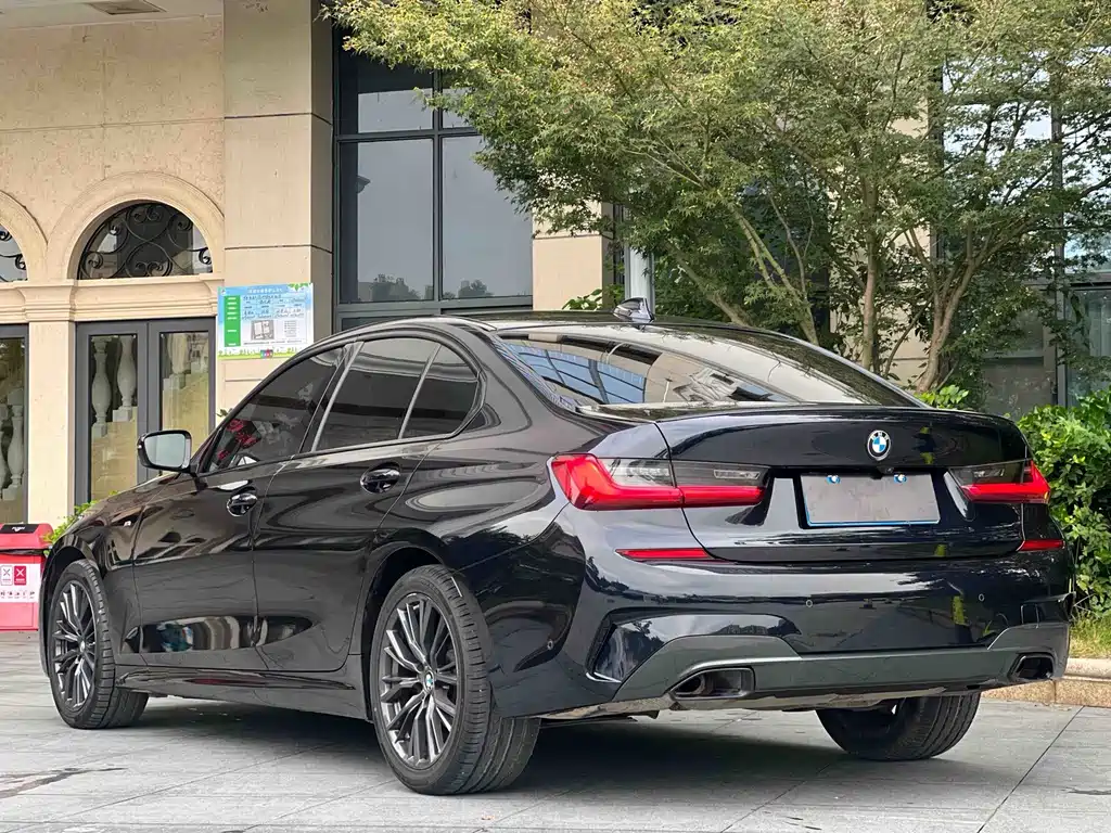 BMW 3 Series — миниатюра 11