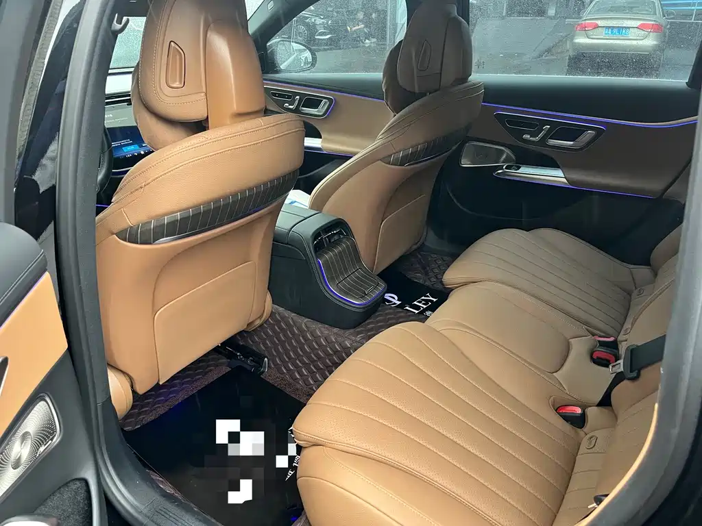 Mercedes-Benz E-Class — миниатюра 5